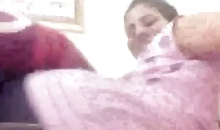 راننده تاکسی بلوند را ترغیب کرد که سینه بند خود را نشان دهد و پاهای خود را دانلود داستان سکسی با عکس برای رابطه جنسی گسترش دهد