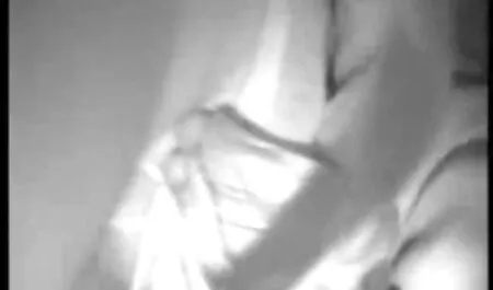 شخص ساده و معصوم سکسی خودش را با یک لرزش گیر می اندازد عکس کوس وکونم