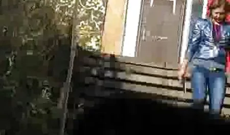 جوجه ماساژ داده شده عکس کونوکوس با جوانان بزرگ