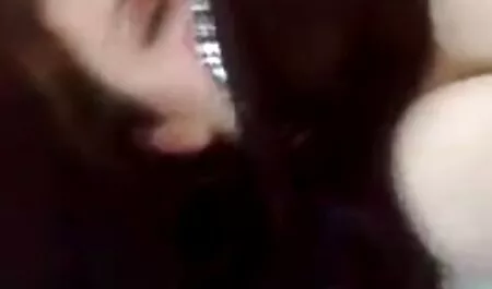 سبزه سوپرکس عربی غذا را در مهبل خود قرار می دهد