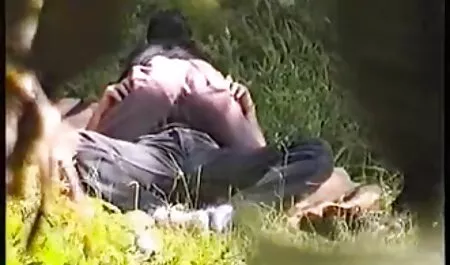 مردی گلو سبزه را محکم در وسط توالت فیلم داستانی سکس عربی نگه داشت