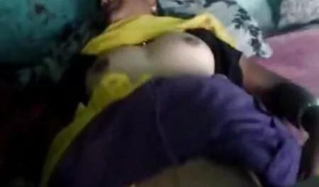 سبزه شاخی ارگاسم روی خروس بزرگ شهوتخونه سکسی یک دوست با تجربه است